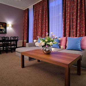 Suite House